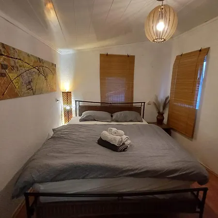 アパート Ester カスタヴ